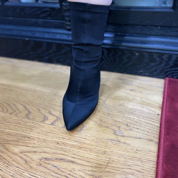 Pretty Little Thing boots - Picture 5 of 11